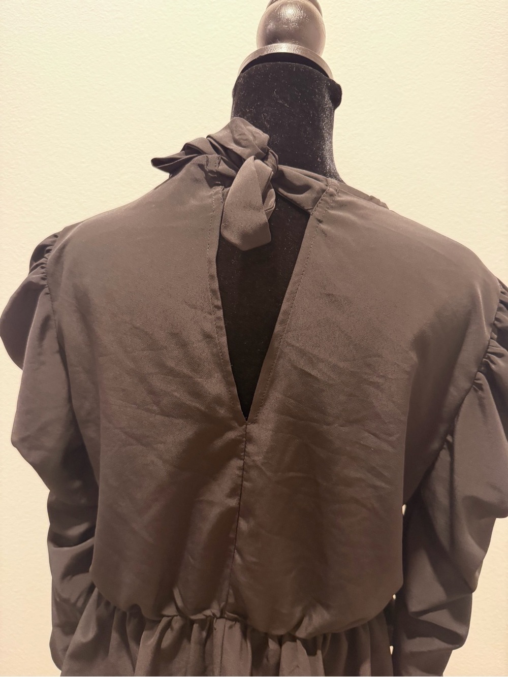 Topshop Black V-Neck Peplum Puff Sleeve Blouse - Picture 7 of 13
